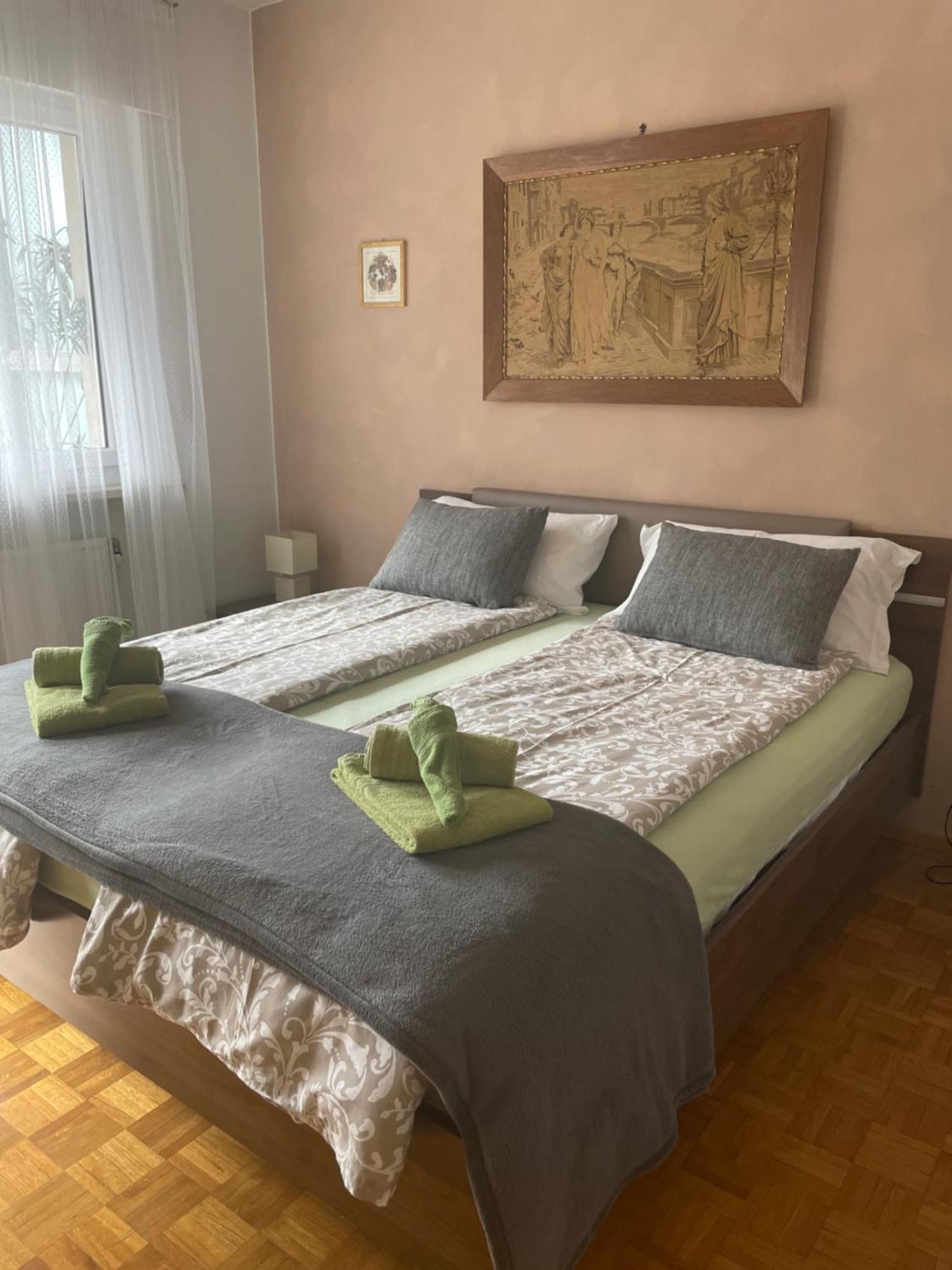 Casa Adriana Apartment เบรสซาโนเน ภายนอก รูปภาพ